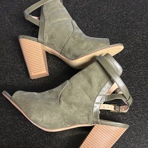 Penny Loves Kenny Open Toe Shoes